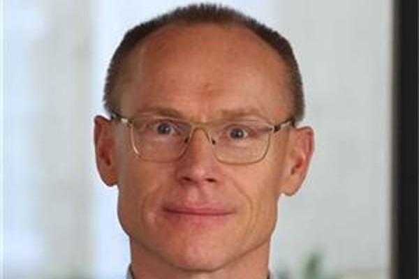 Stefan Vakker